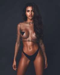 Mersin Eve Gelen Uzun Saçlı Çekici Escort: Deniz